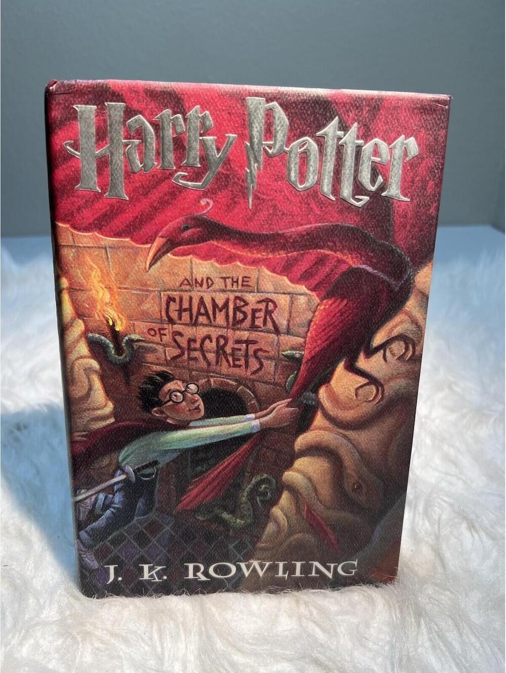 Harry Potter and the Chamber of Secrets - Hardcover By Rowling, J.K.